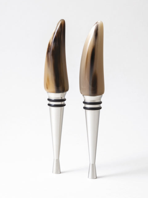 wine stoppers with natural horn details