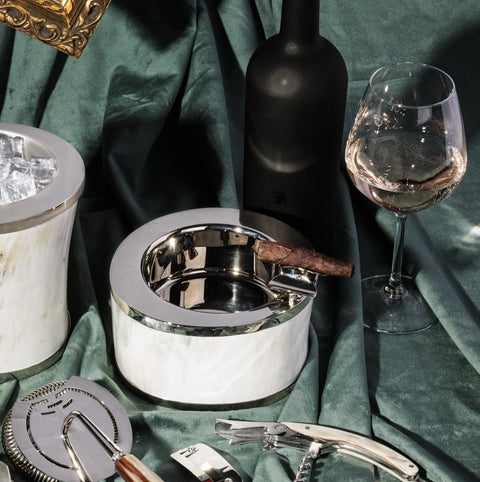 Handcrafted ash tray in natural horn and white bronze plated brass – luxury Italian design accessory