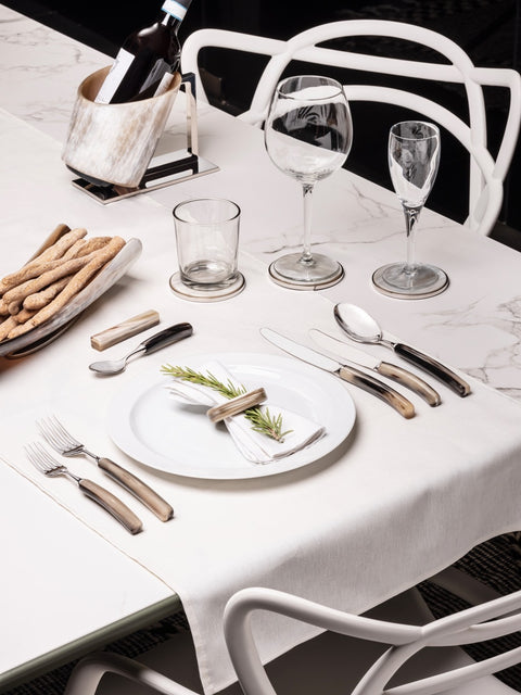 design Italian cutlery set in natural horn