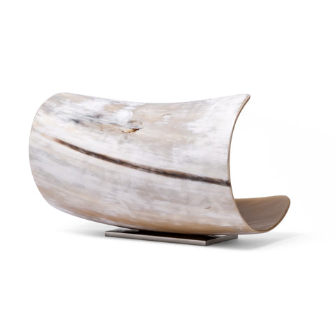 Elegant decorative tilted bowl in natural horn with nickel plated brass base – luxury made in Italy