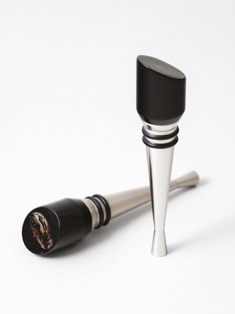 wine stoppers set with natural horn