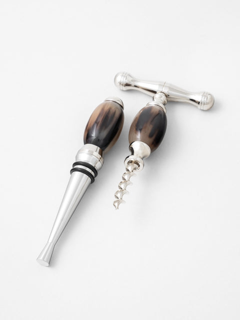 stopper and corkscrew set with natural horn application